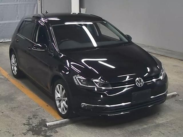 571 Volkswagen Golf AUCJZ 2018 г. (ZIP Tokyo)