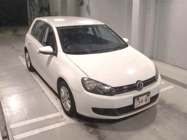 8048 Volkswagen Golf 1KCBZ 2012 г. (JU Tokyo)