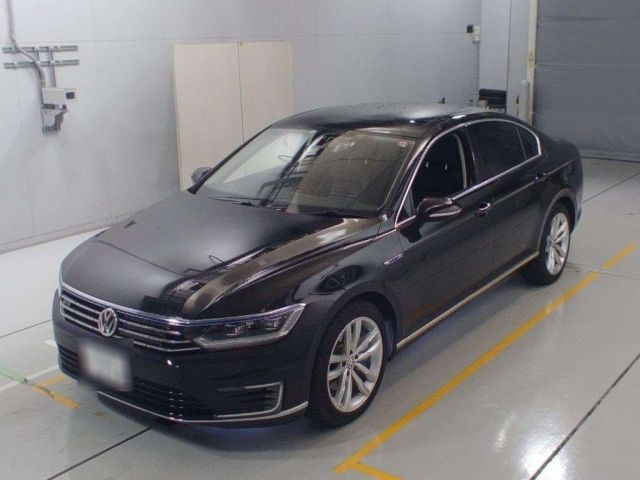 30607 Volkswagen Passat 3CCUK 2016 г. (CAA Chubu)