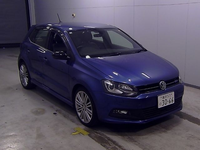 10256 Volkswagen Polo 6RCZE 2014 г. (Honda Tokyo)