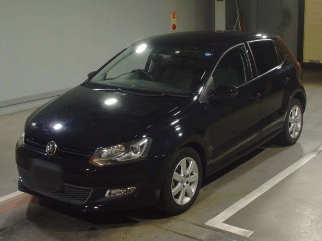 5006 Volkswagen Polo 6RCBZ 2013 г. (TAA Hiroshima)