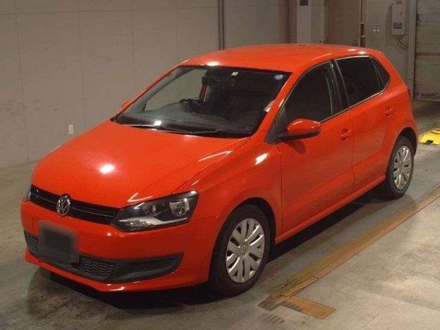 5033 Volkswagen Polo 6RCBZ 2013 г. (TAA Kyushu)