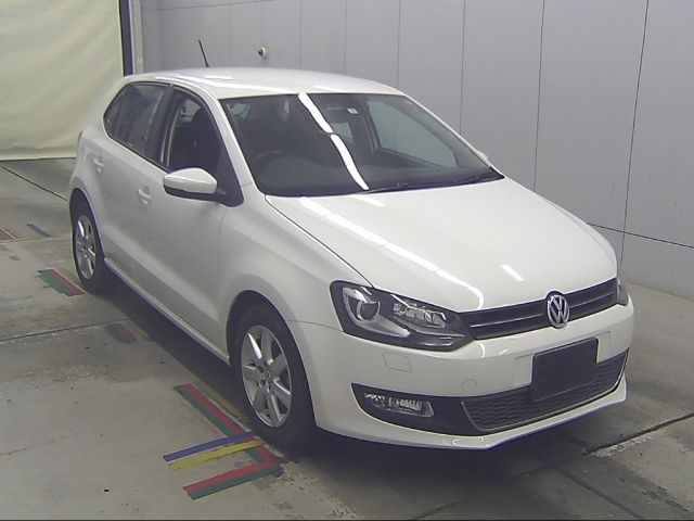 70121 Volkswagen Polo 6RCBZ 2011 г. (Honda Kansai)