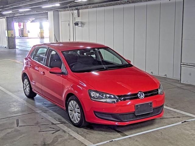 71 Volkswagen Polo 6RCBZ 2014 г. (ZIP Osaka)