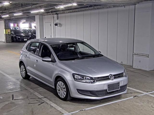 830 Volkswagen Polo 6RCBZ 2011 г. (ZIP Osaka)