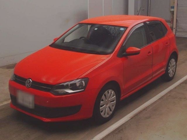 9015 Volkswagen Polo 6RCBZ 2013 г. (TAA Kantou)