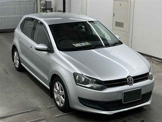 90360 Volkswagen Polo 6RCBZ 2013 г. (MIRIVE Saitama)