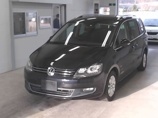 197 Volkswagen Sharan 7NCAV 2011 г. (KCAA Minami Kyushu)