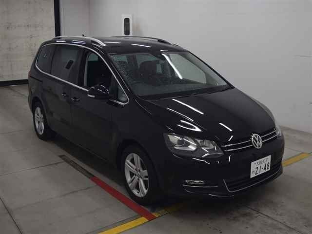 30111 Volkswagen Sharan 7NCZD 2017 г. (MIRIVE Osaka)