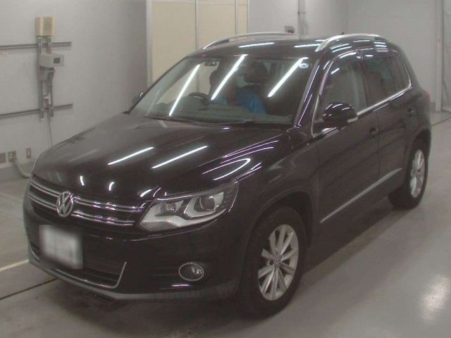 10107 Volkswagen Tiguan 5NCTH 2015 г. (CAA Tokyo)