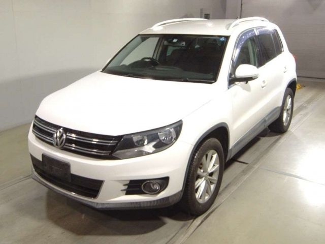 13070 Volkswagen Tiguan 5NCTH 2013 г. (TAA Tohoku)