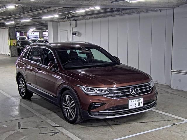 163 Volkswagen Tiguan 5NDPC 2021 г. (ZIP Osaka)