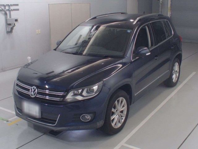 30205 Volkswagen Tiguan 5NCTH 2013 г. (CAA Chubu)