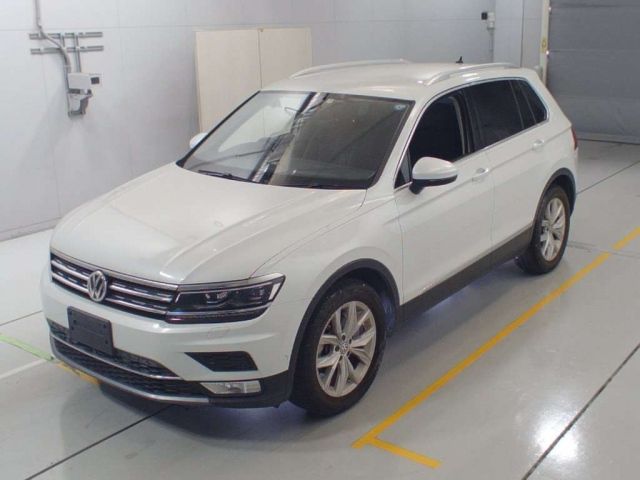 30560 Volkswagen Tiguan 5NCZE 2017 г. (CAA Chubu)