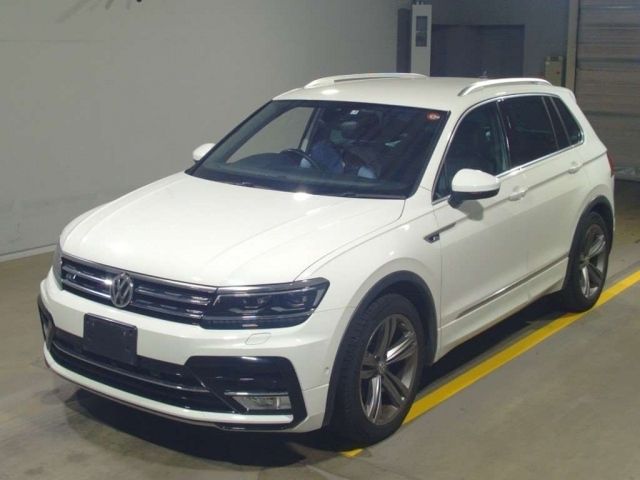 5075 Volkswagen Tiguan 5NCZE 2017 г. (TAA Yokohama)