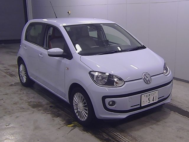 10015 Volkswagen Up AACHY 2013 г. (Honda Tokyo)