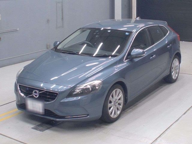 10072 Volvo V40 MB4164T 2014 г. (CAA Gifu)