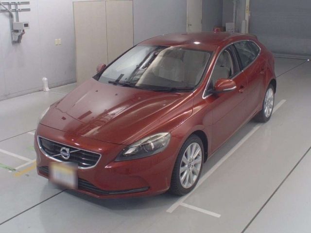 11014 Volvo V40 MB4154T 2016 г. (CAA Chubu)