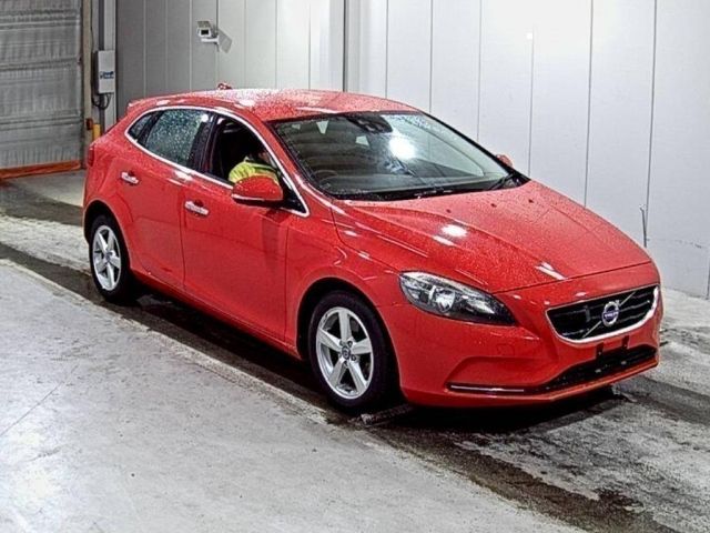 1170 Volvo V40 MB4164T 2013 г. (LAA Shikoku)