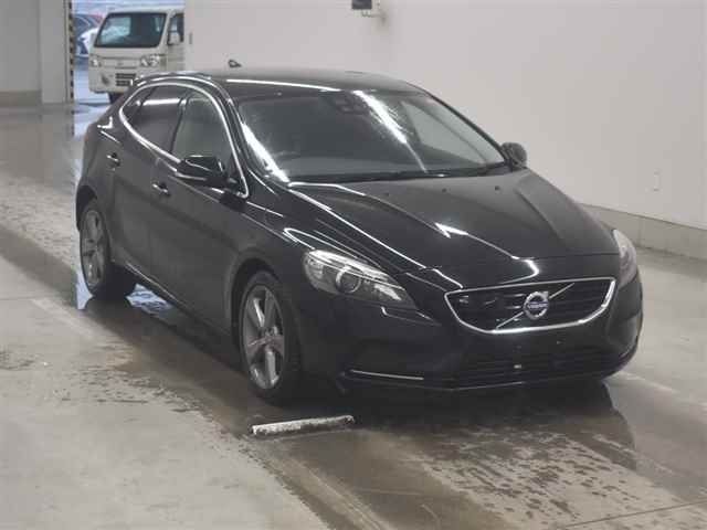 20038 Volvo V40 MB4164T 2014 г. (MIRIVE Aichi)