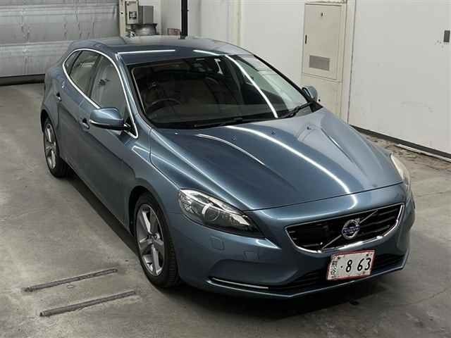 20101 Volvo V40 MB4164T 2013 г. (MIRIVE Saitama)