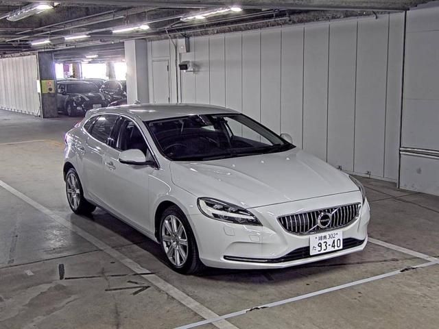 202 Volvo V40 MB4154T 2016 г. (ZIP Osaka)