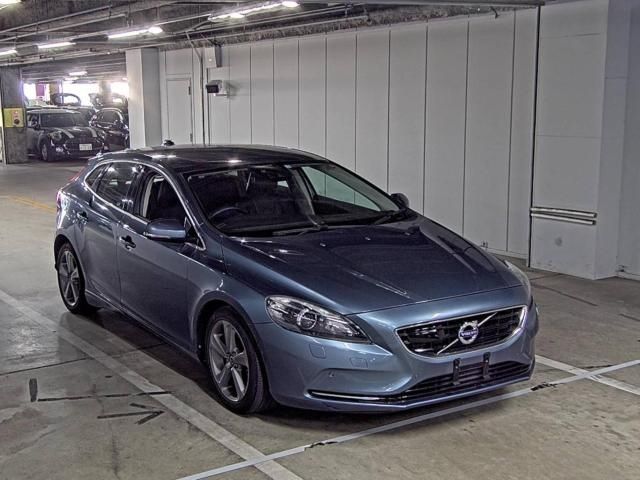 205 Volvo V40 MB4164T 2013 г. (ZIP Osaka)