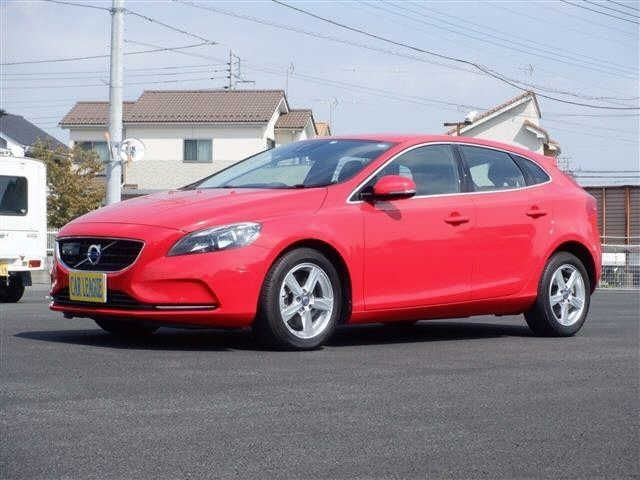 30018 Volvo V40 MB4164T 2015 г. (AUCNET)