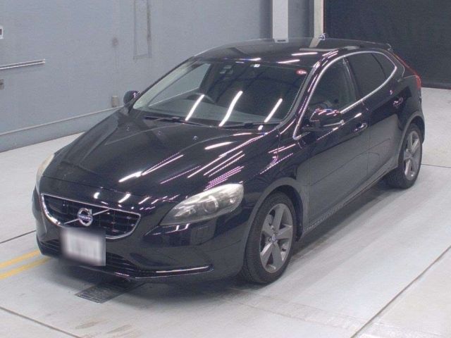 30045 Volvo V40 MB4164T 2013 г. (CAA Gifu)