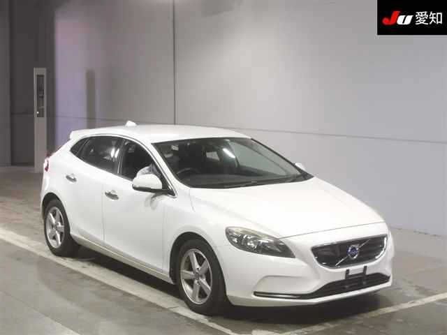 30603 Volvo V40 MB4164T 2014 г. (JU Aichi)