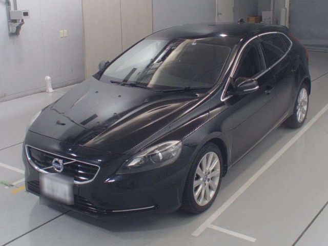 33379 Volvo V40 MB4164T 2014 г. (CAA Chubu)