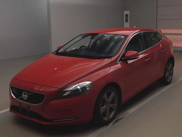 50065 Volvo V40 MB4164T 2013 г. (TAA Kantou)