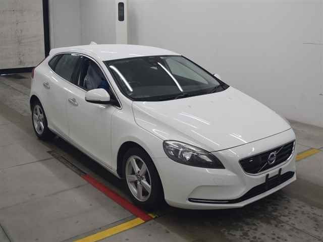 60094 Volvo V40 MB4164T 2013 г. (MIRIVE Osaka)