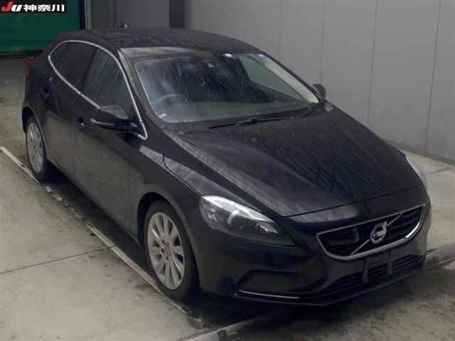 6055 Volvo V40 MB4164T 2014 г. (JU Kanagawa)