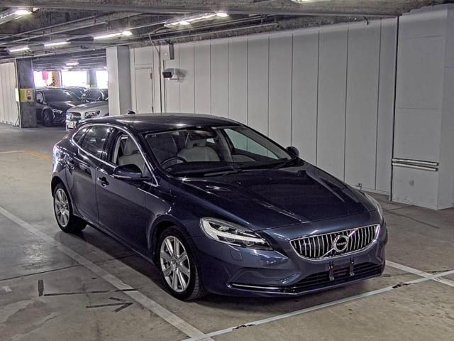 626 Volvo V40 MB4154T 2016 г. (ZIP Osaka)