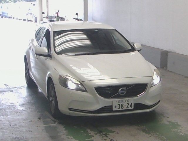 6304 Volvo V40 MB4164T 2013 г. (ARAI Sendai)