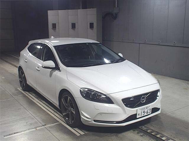 70233 Volvo V40 MB4164T 2013 г. (JU Gifu)