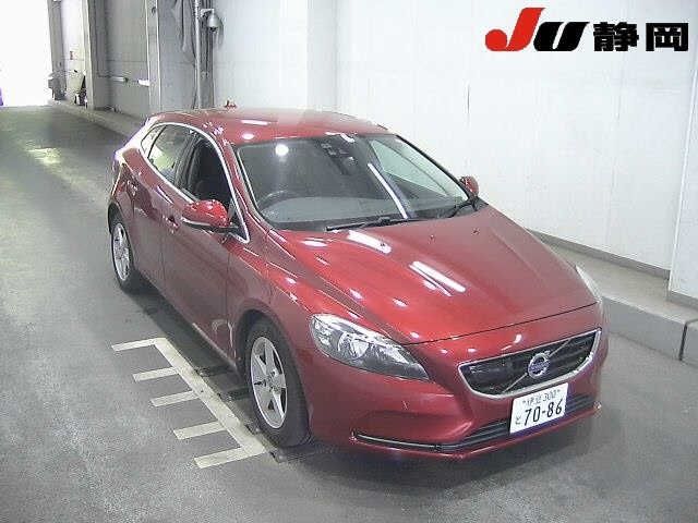 9704 Volvo V40 MB4164T 2015 г. (JU Shizuoka)