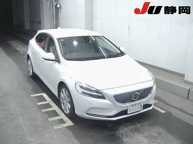 Volvo V40 MB4154T 2018