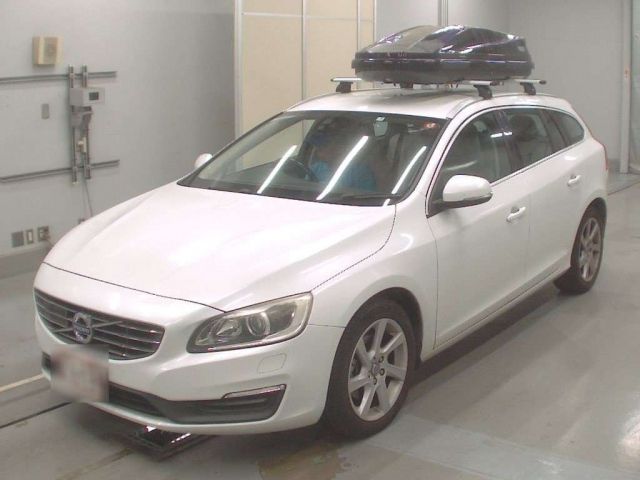 10007 Volvo V60 FB4164T 2015 г. (CAA Tokyo)