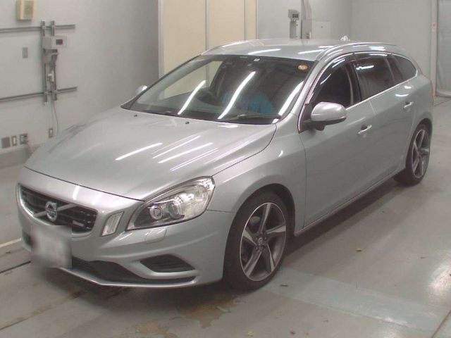 10087 Volvo V60 FB4164T 2012 г. (CAA Tokyo)