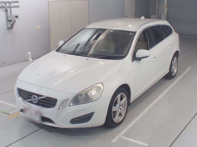 10202 Volvo V60 FB4164T 2013 г. (CAA Chubu)