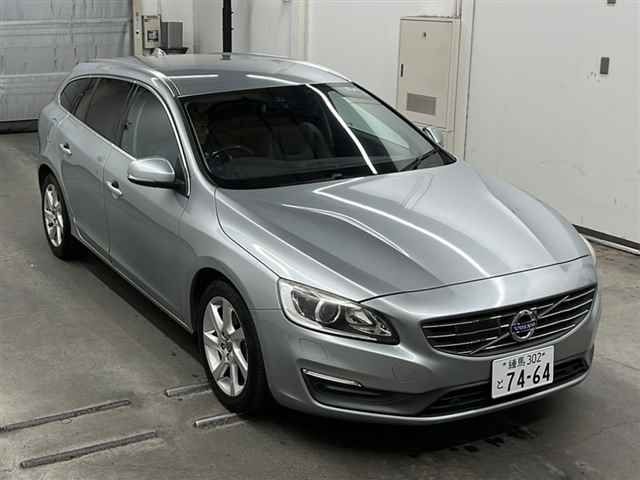 35079 Volvo V60 FB4164T 2013 г. (MIRIVE Saitama)