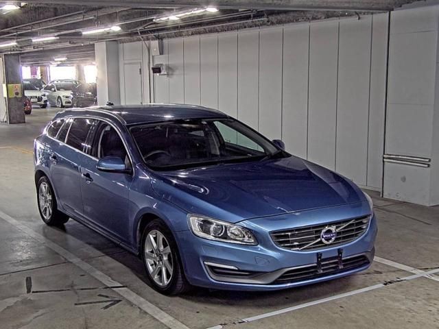 406 Volvo V60 FB4164T 2014 г. (ZIP Osaka)