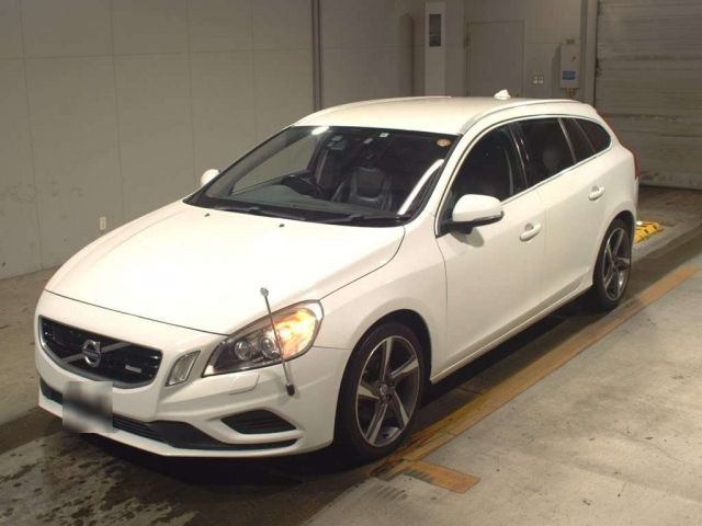 5042 Volvo V60 FB4164T 2012 г. (TAA Kyushu)