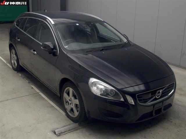 6444 Volvo V60 FB4164T 2012 г. (JU Kanagawa)